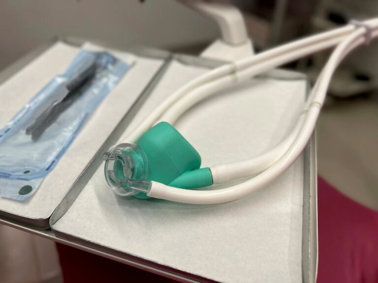A nitrous oxide sedation mask used for conscious sedation at a dental clinic. It helps reduce anxiety during treatment.