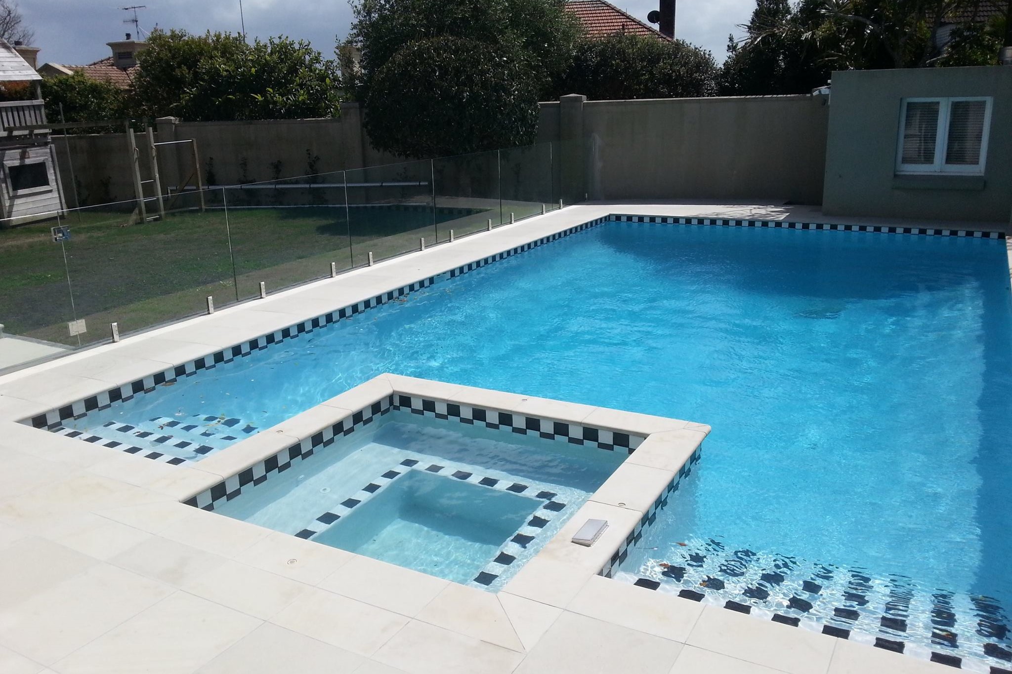 fresh pool installation Auckland